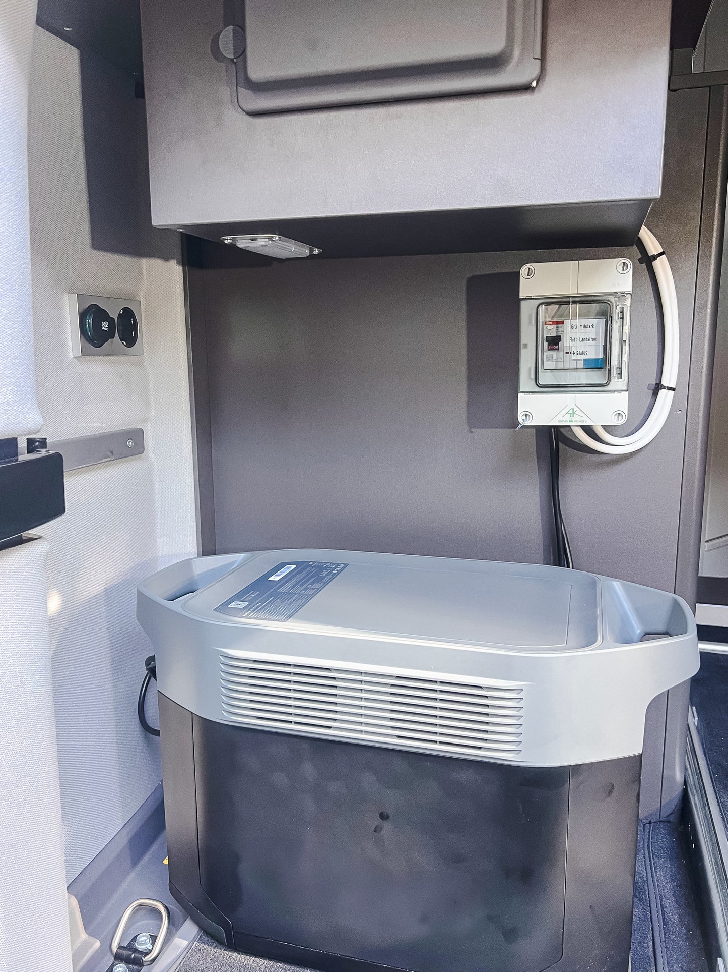 Plug and Play Powerstation Integration VW Grand California - Ecoflow, Jackery, Anker, Bluetti etc.