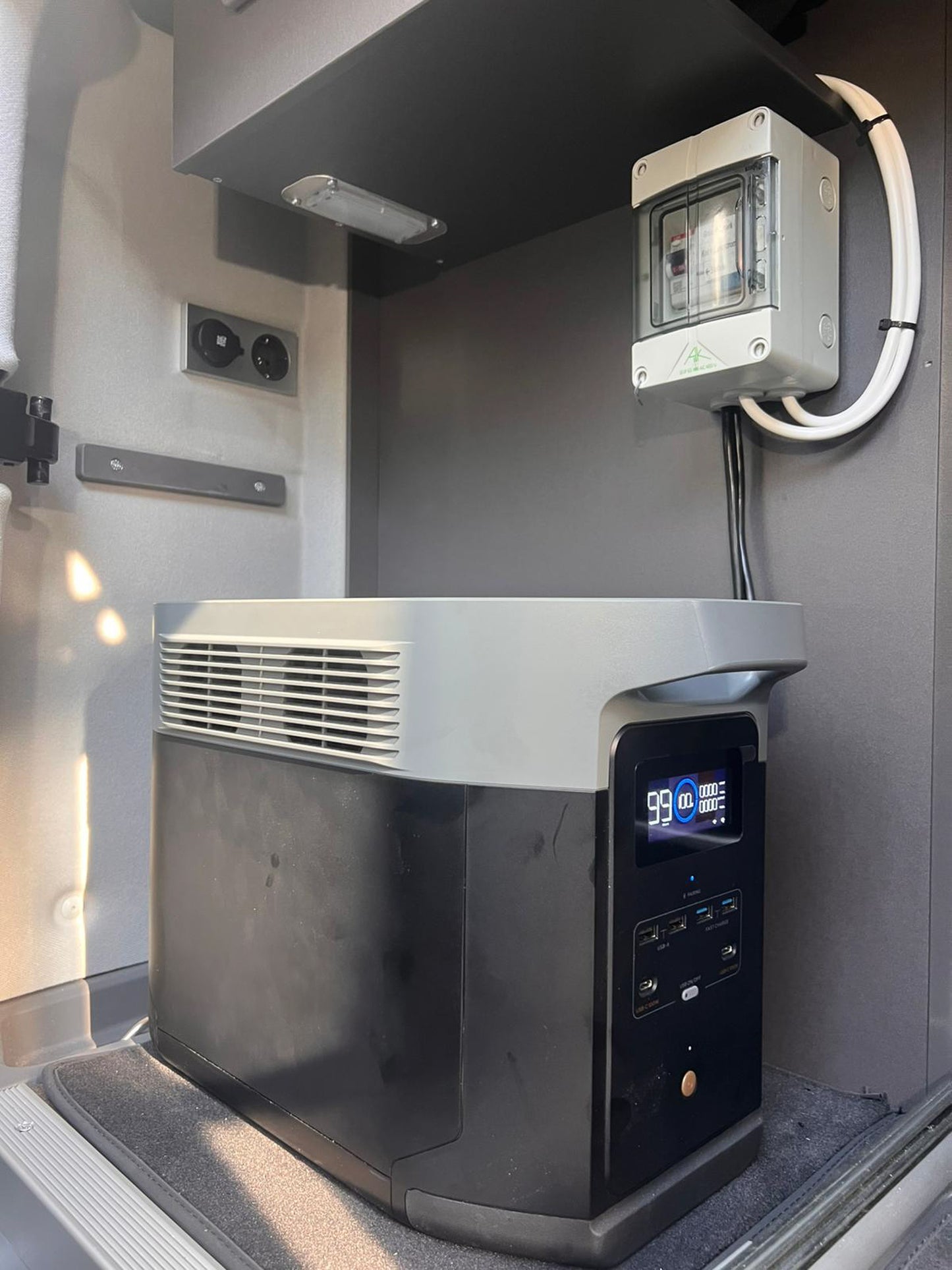 Plug and Play Powerstation Integration VW Grand California - Ecoflow, Jackery, Anker, Bluetti etc.