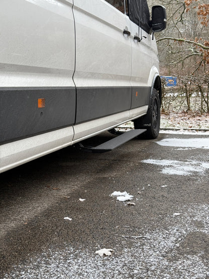 AlphaDynamik Serie ETB | Seitliche Schwenk-Trittstufe für Grand California