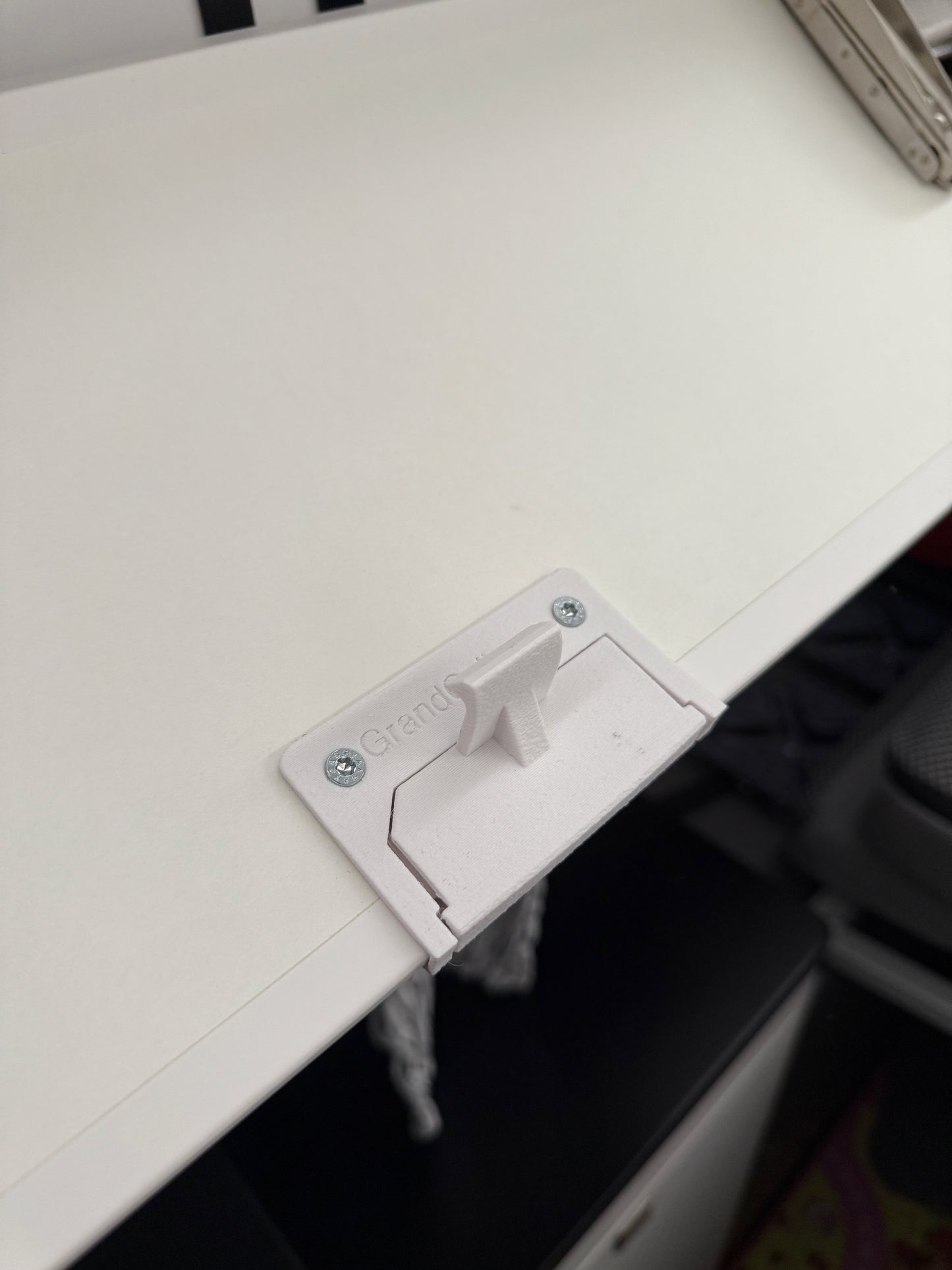 Ersatz Griff für die Oberschränke im Grand California