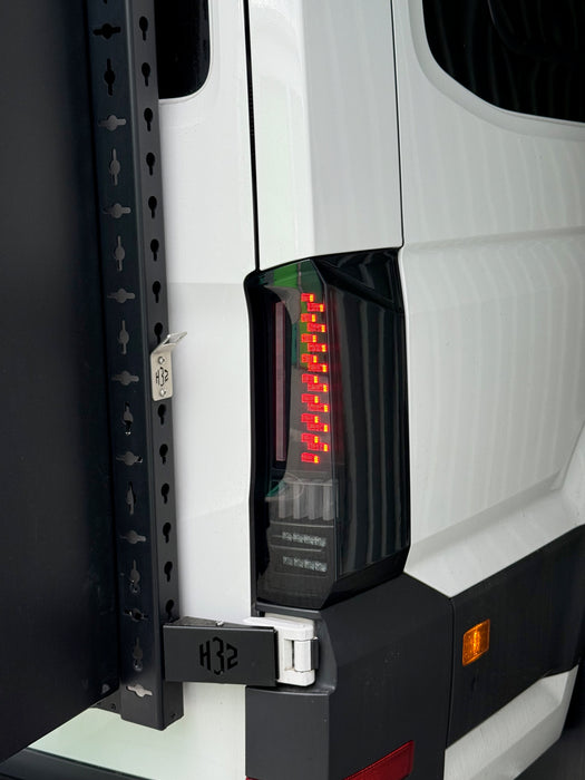 Full-LED taillights with dynamic indicators for VW Crafter, MAN TGE (from 2016)