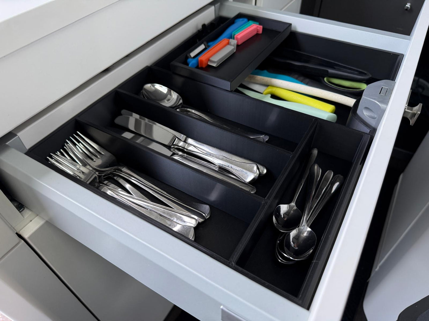 CutleryDock, der modulare Besteckeinsatz für deinen Grand California